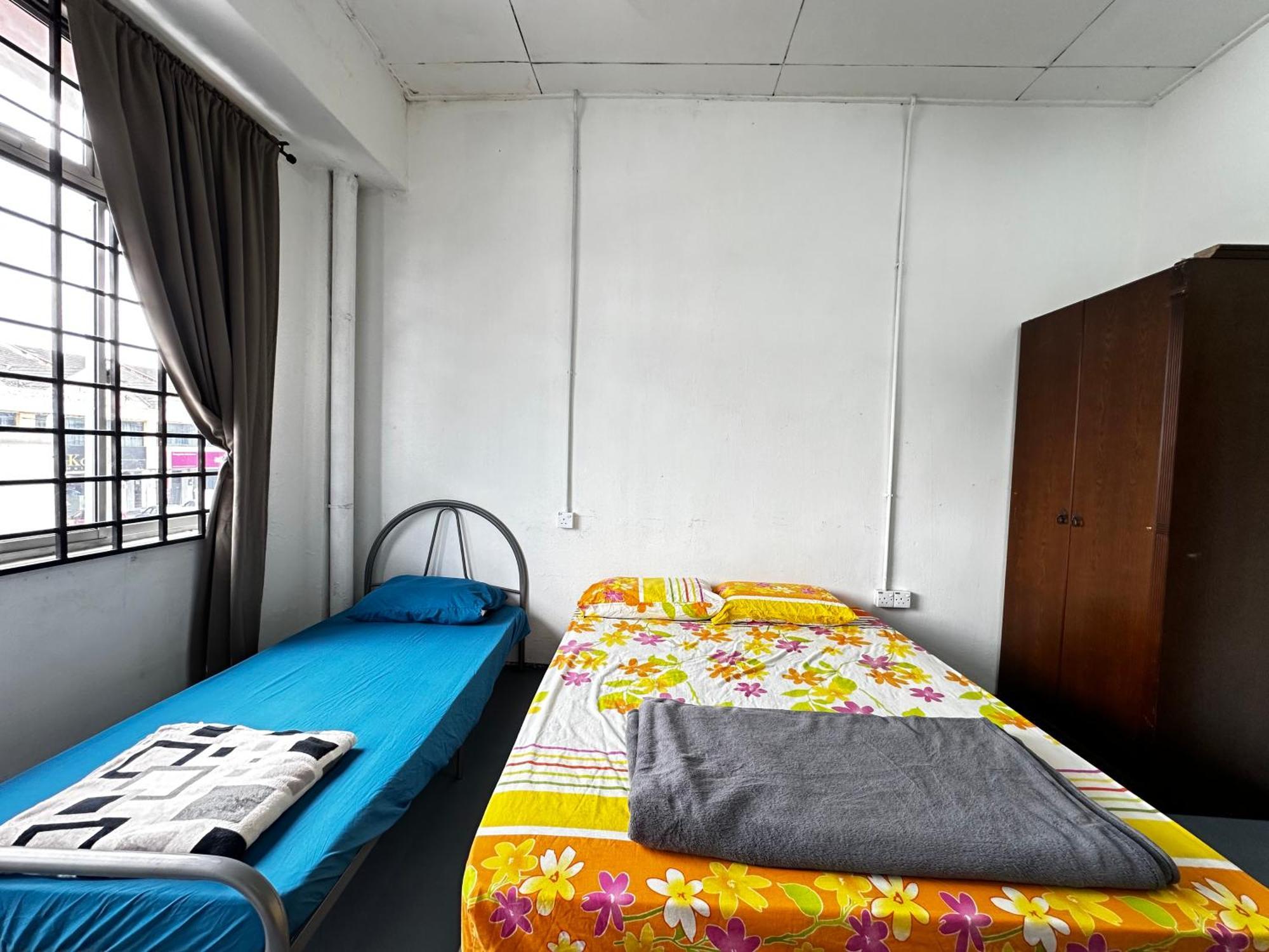 Jiaxin Dormitory - Puteri Wangsa 家馨旅舍 Ulu Tiram Exterior foto