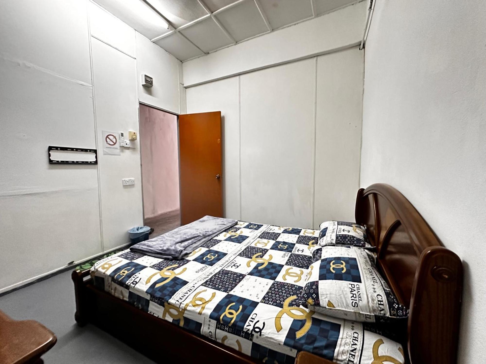 Jiaxin Dormitory - Puteri Wangsa 家馨旅舍 Ulu Tiram Exterior foto