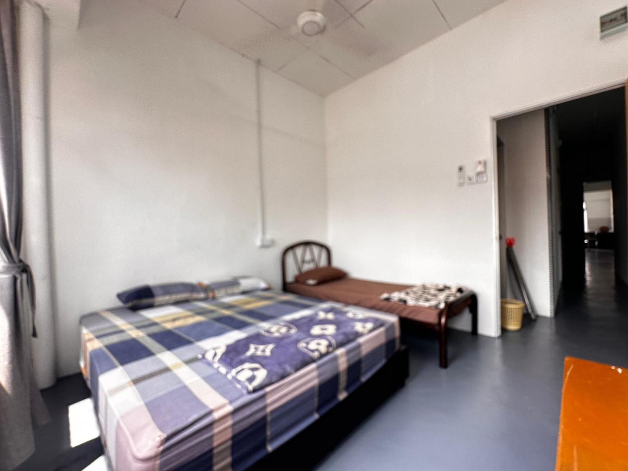 Jiaxin Dormitory - Puteri Wangsa 家馨旅舍 Ulu Tiram Exterior foto