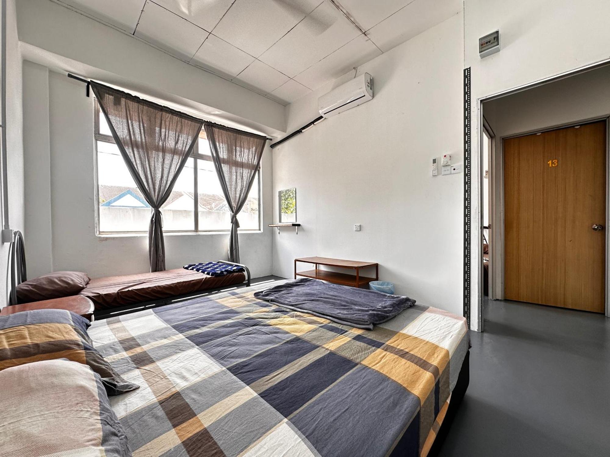 Jiaxin Dormitory - Puteri Wangsa 家馨旅舍 Ulu Tiram Exterior foto