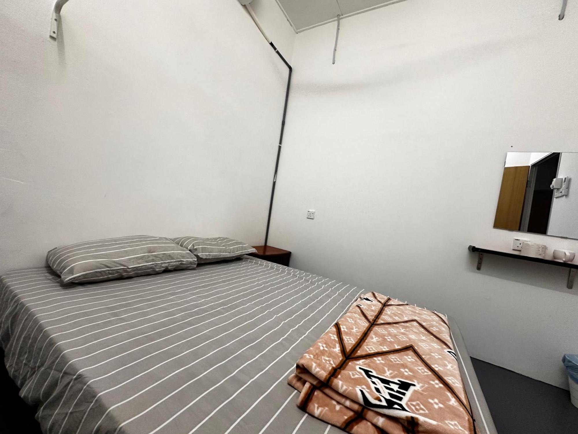 Jiaxin Dormitory - Puteri Wangsa 家馨旅舍 Ulu Tiram Exterior foto