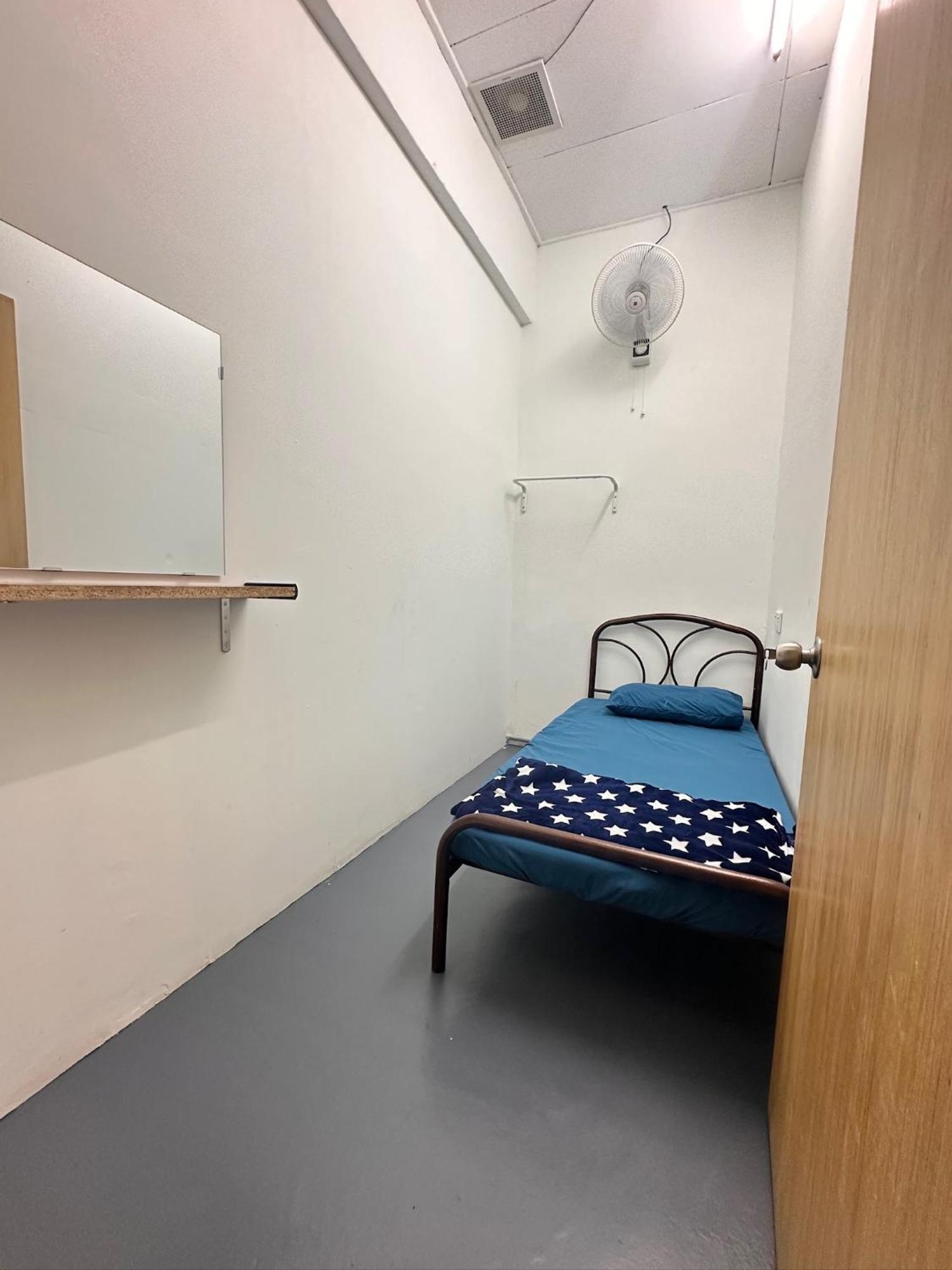 Jiaxin Dormitory - Puteri Wangsa 家馨旅舍 Ulu Tiram Exterior foto